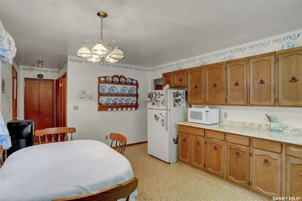 524 6th Avenue E Assiniboia SK S0H 0B0