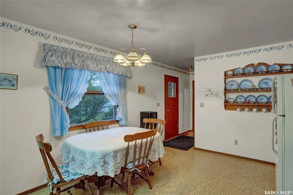 524 6th Avenue E Assiniboia SK S0H 0B0