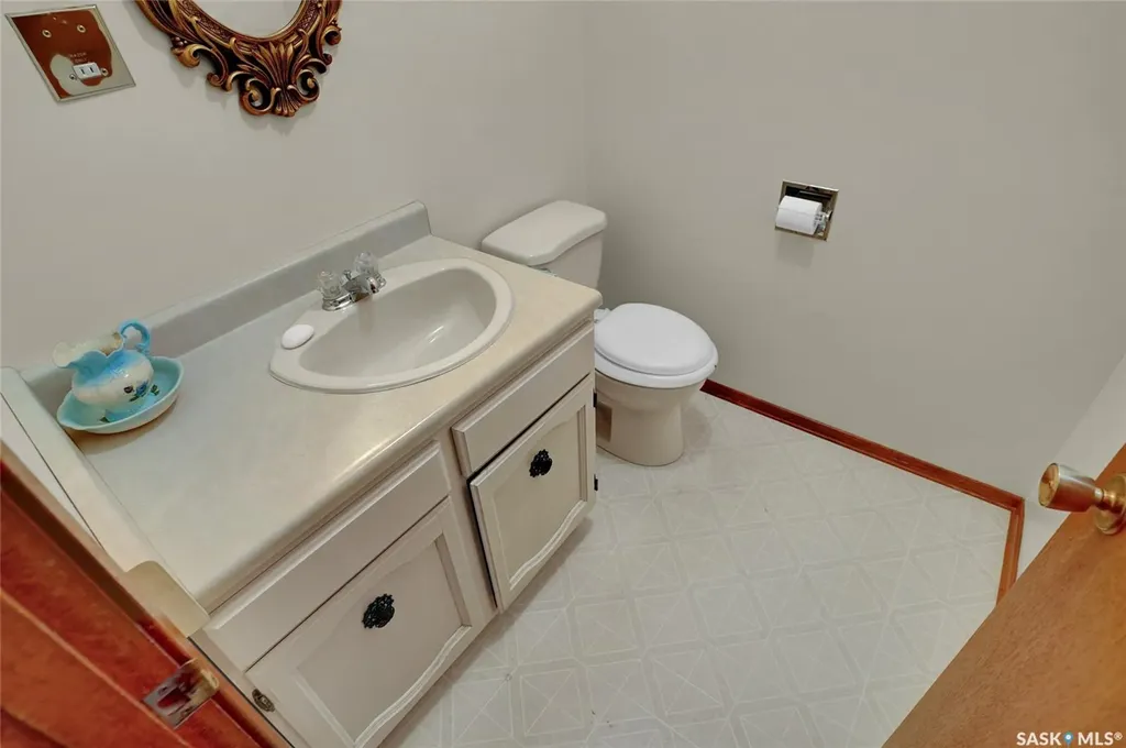 524 6th Avenue E Assiniboia SK S0H 0B0