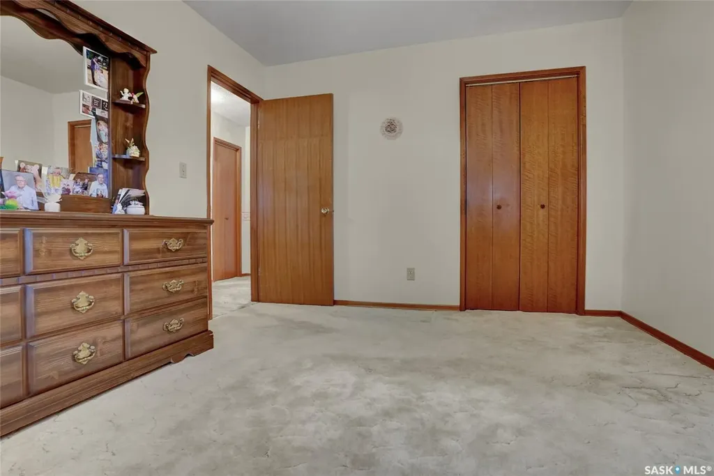 524 6th Avenue E Assiniboia SK S0H 0B0