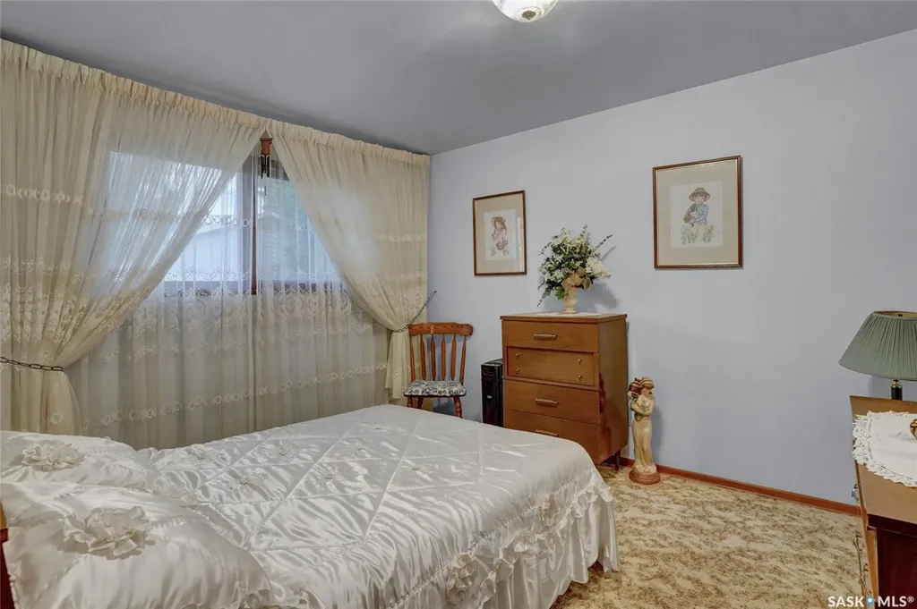 524 6th Avenue E Assiniboia SK S0H 0B0