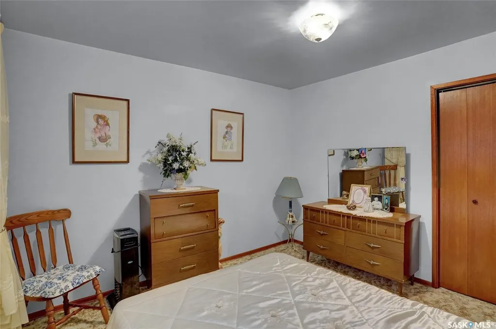 524 6th Avenue E Assiniboia SK S0H 0B0