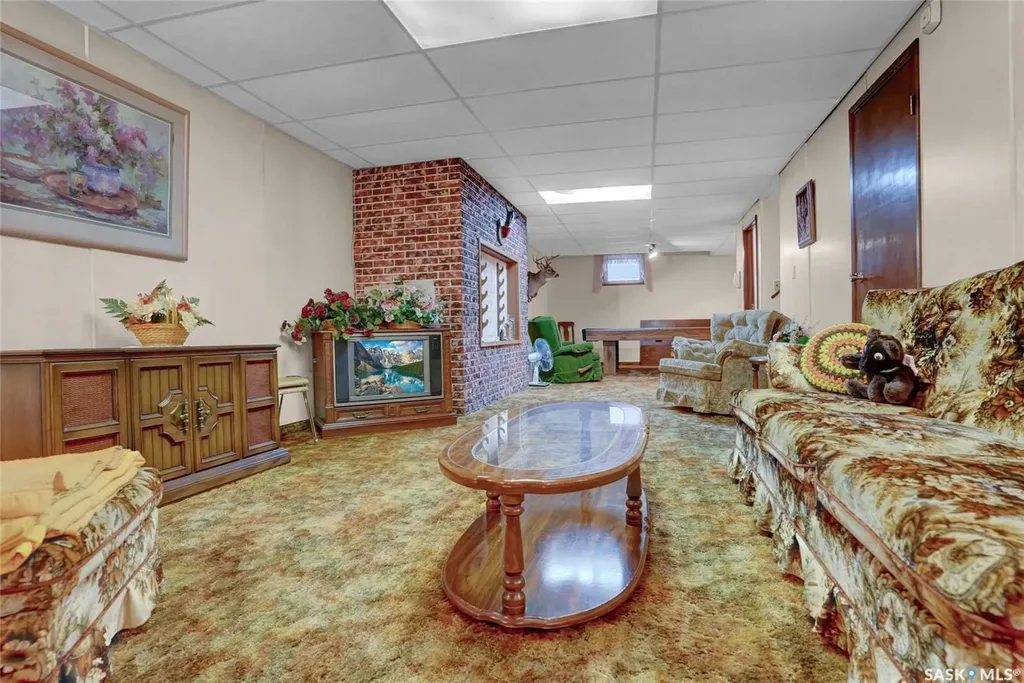 524 6th Avenue E Assiniboia SK S0H 0B0