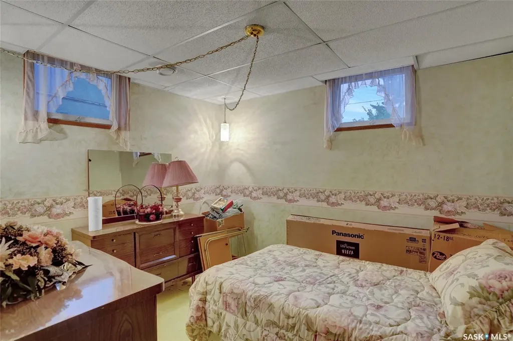 524 6th Avenue E Assiniboia SK S0H 0B0