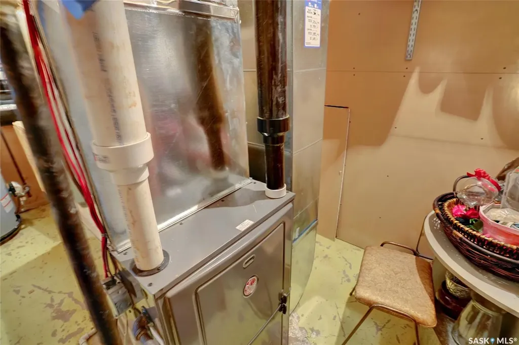 524 6th Avenue E Assiniboia SK S0H 0B0