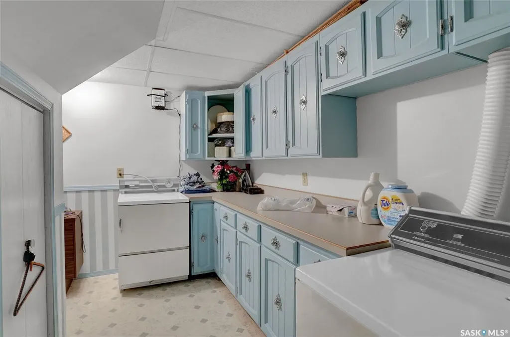 524 6th Avenue E Assiniboia SK S0H 0B0