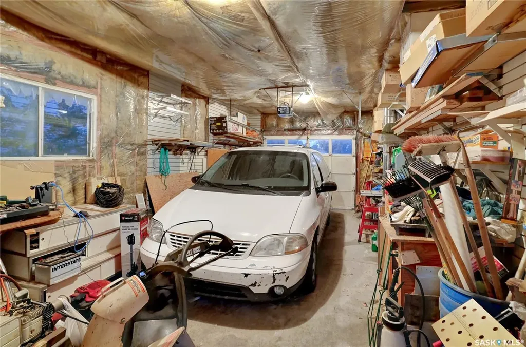 524 6th Avenue E Assiniboia SK S0H 0B0