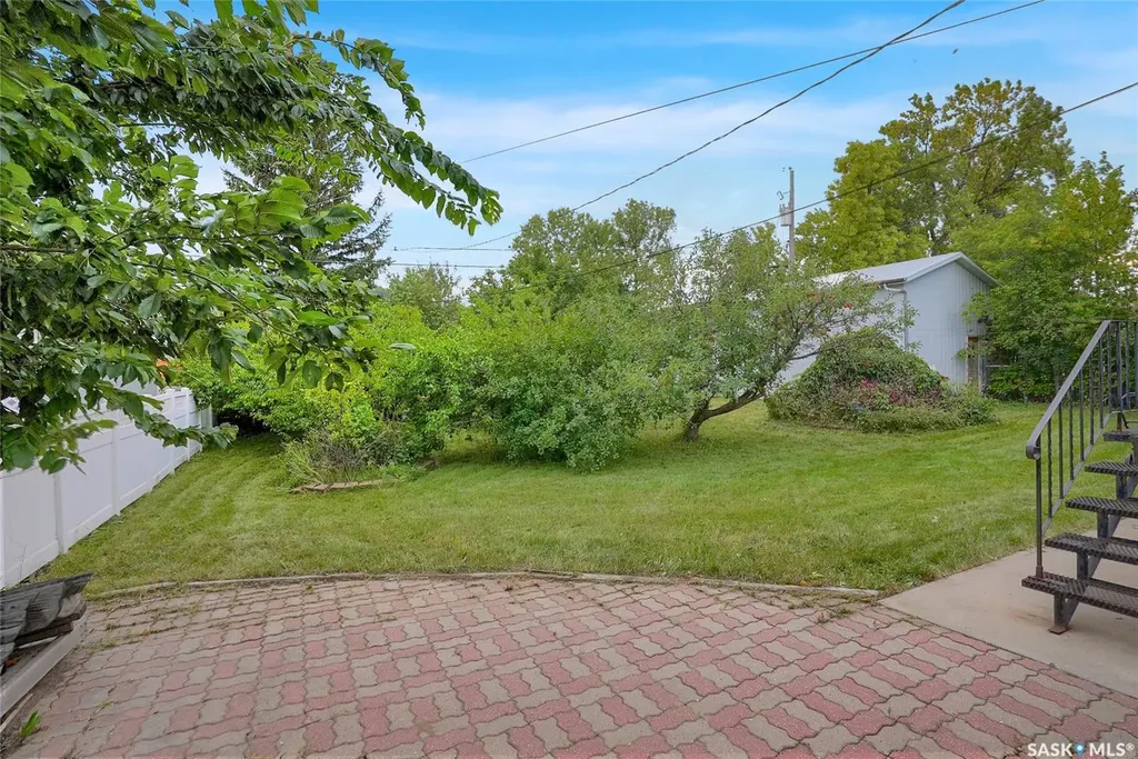 524 6th Avenue E Assiniboia SK S0H 0B0