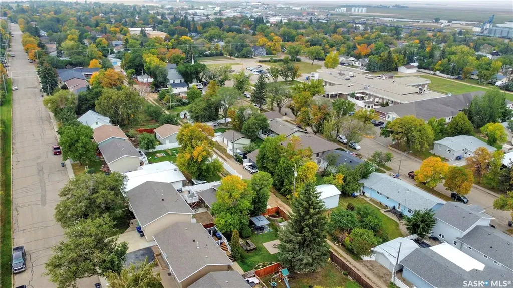 524 6th Avenue E Assiniboia SK S0H 0B0