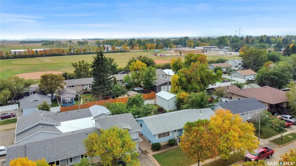 524 6th Avenue E Assiniboia SK S0H 0B0