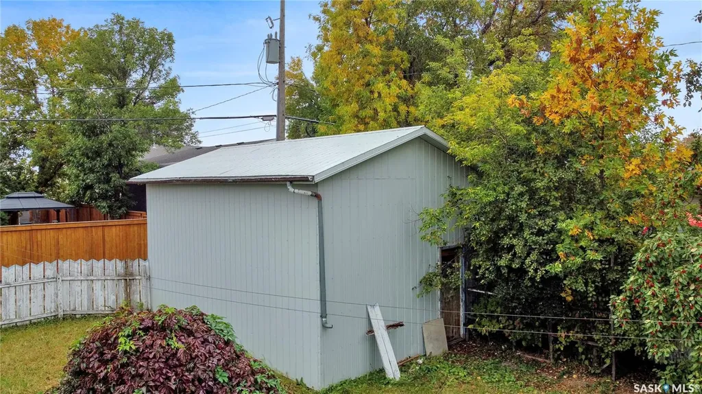 524 6th Avenue E Assiniboia SK S0H 0B0