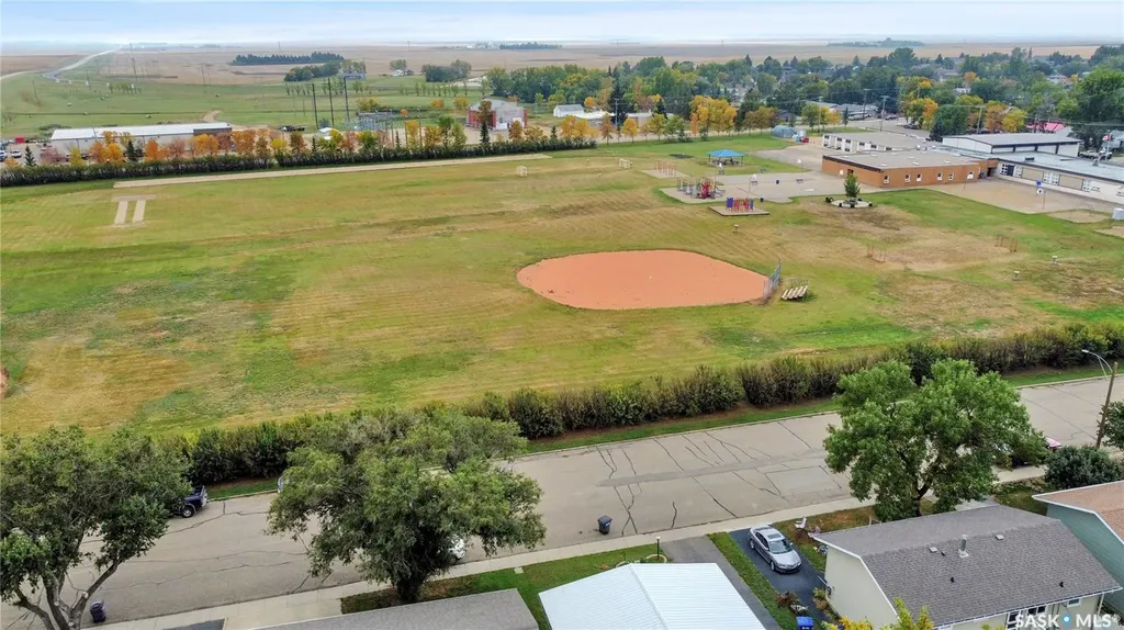 524 6th Avenue E Assiniboia SK S0H 0B0