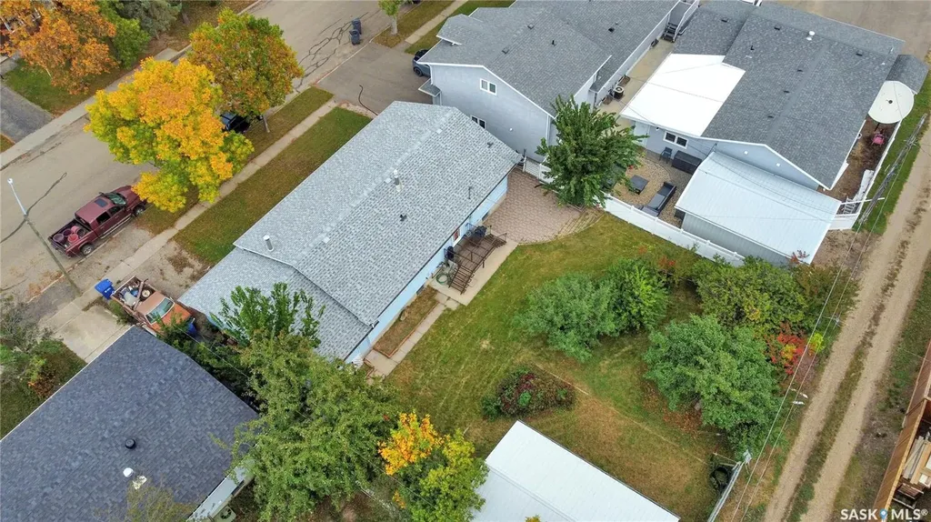 524 6th Avenue E Assiniboia SK S0H 0B0