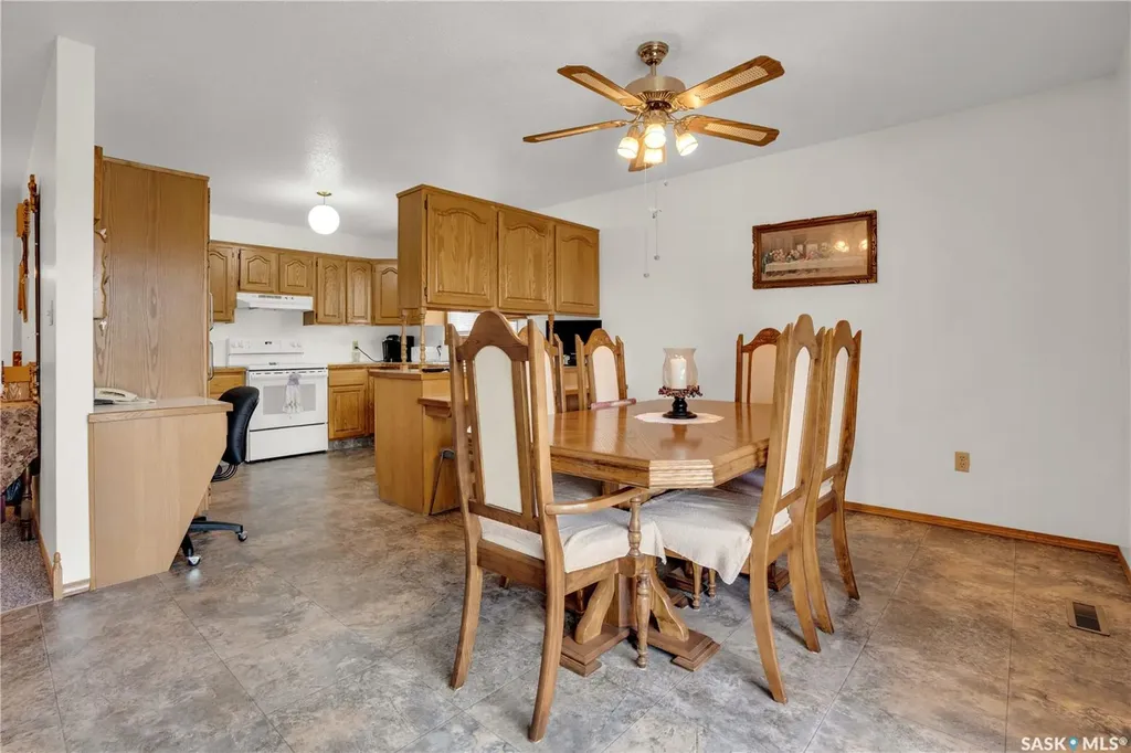 109 1st Avenue E Gravelbourg SK S0H 1X0