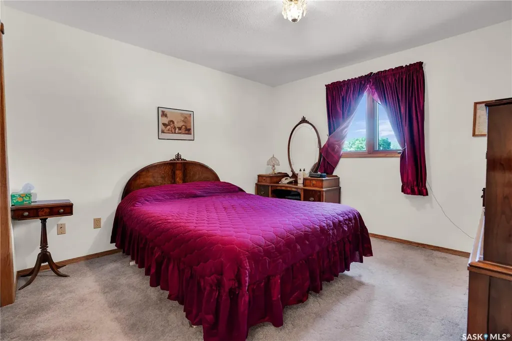 109 1st Avenue E Gravelbourg SK S0H 1X0