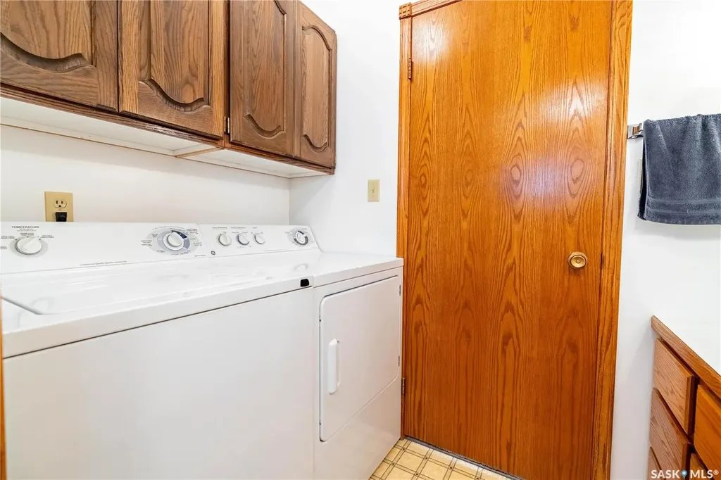 109 1st Avenue E Gravelbourg SK S0H 1X0