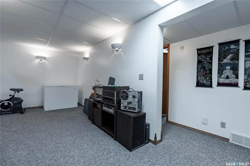 109 1st Avenue E Gravelbourg SK S0H 1X0