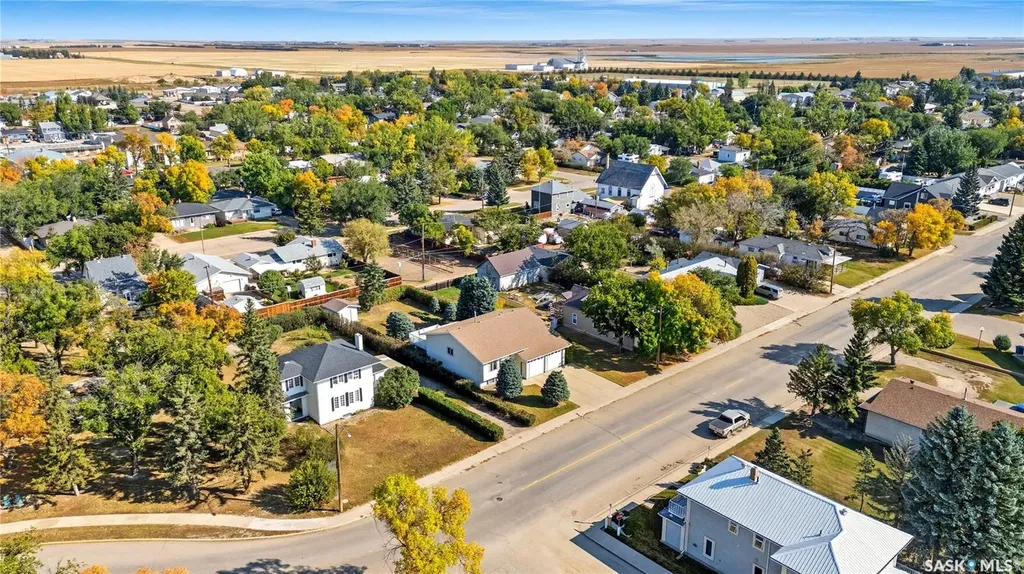 109 1st Avenue E Gravelbourg SK S0H 1X0