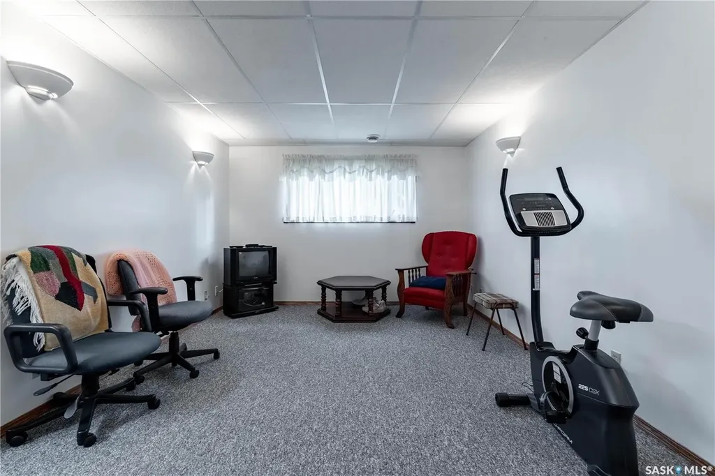 109 1st Avenue E Gravelbourg SK S0H 1X0