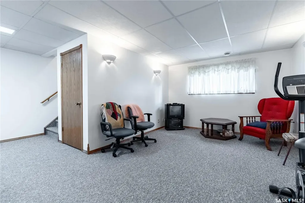 109 1st Avenue E Gravelbourg SK S0H 1X0