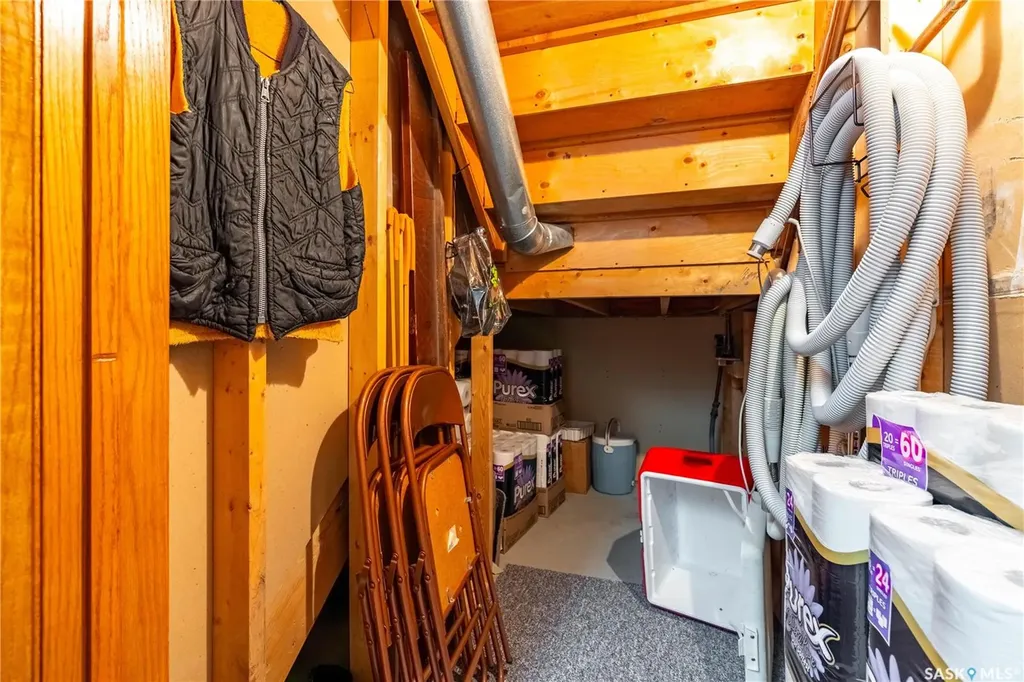 109 1st Avenue E Gravelbourg SK S0H 1X0