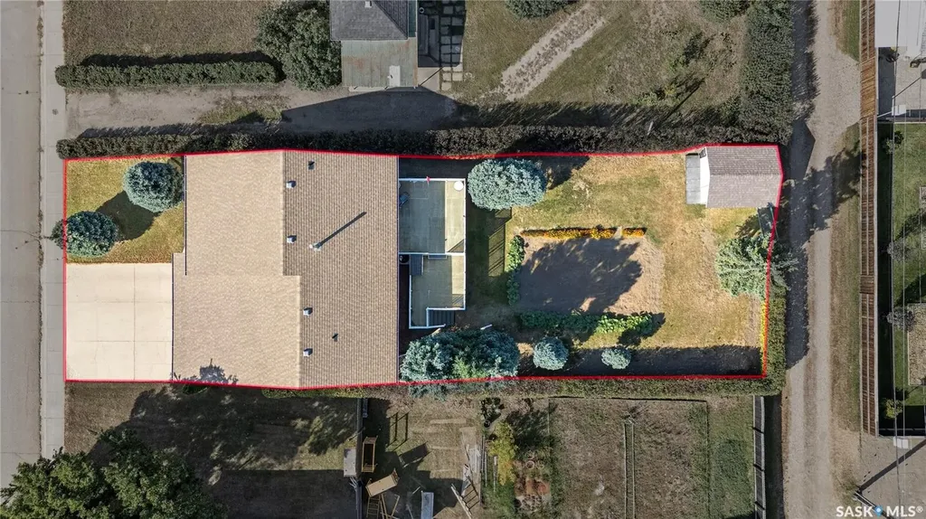 109 1st Avenue E Gravelbourg SK S0H 1X0