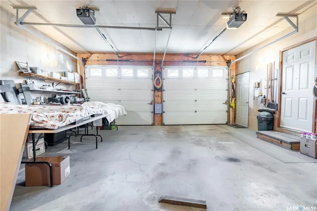 109 1st Avenue E Gravelbourg SK S0H 1X0