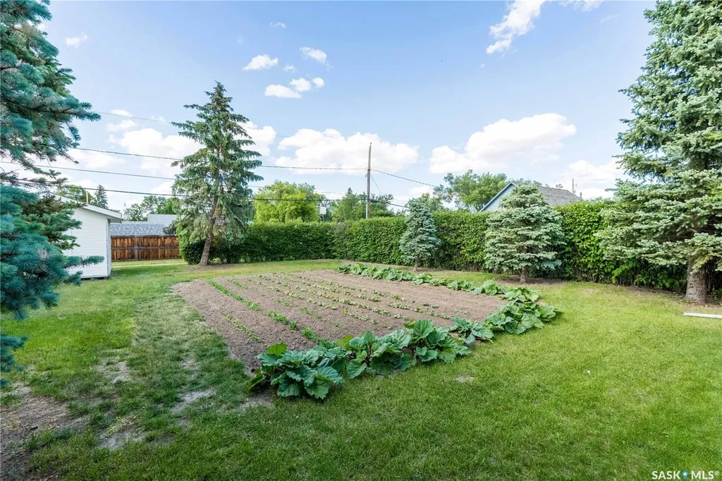 109 1st Avenue E Gravelbourg SK S0H 1X0