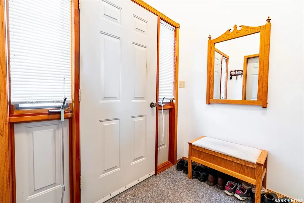 109 1st Avenue E Gravelbourg SK S0H 1X0