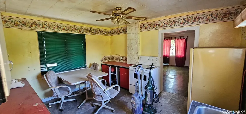 121 4th Avenue E Kelvington SK S0E 1W0