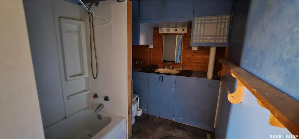 121 4th Avenue E Kelvington SK S0E 1W0