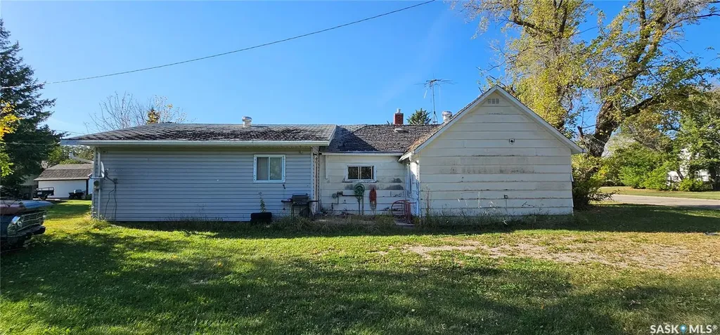 121 4th Avenue E Kelvington SK S0E 1W0
