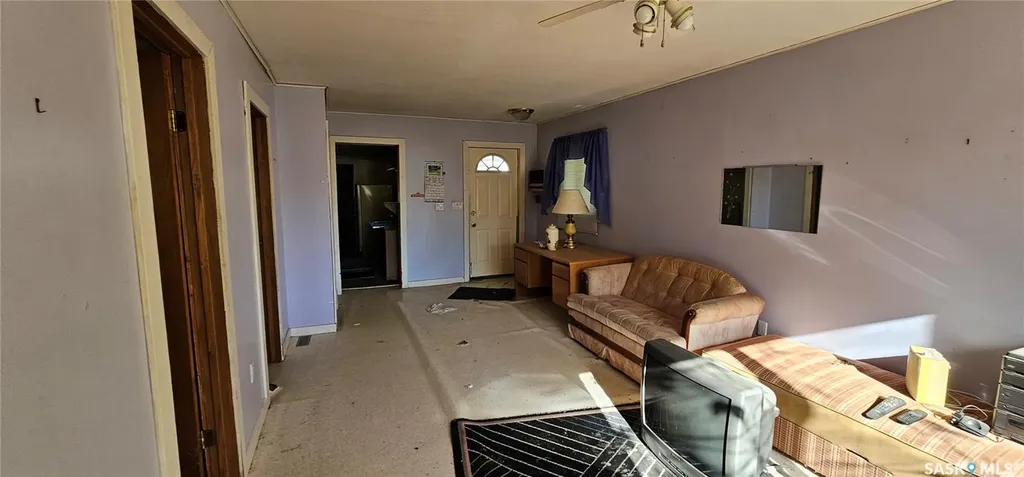 121 4th Avenue E Kelvington SK S0E 1W0