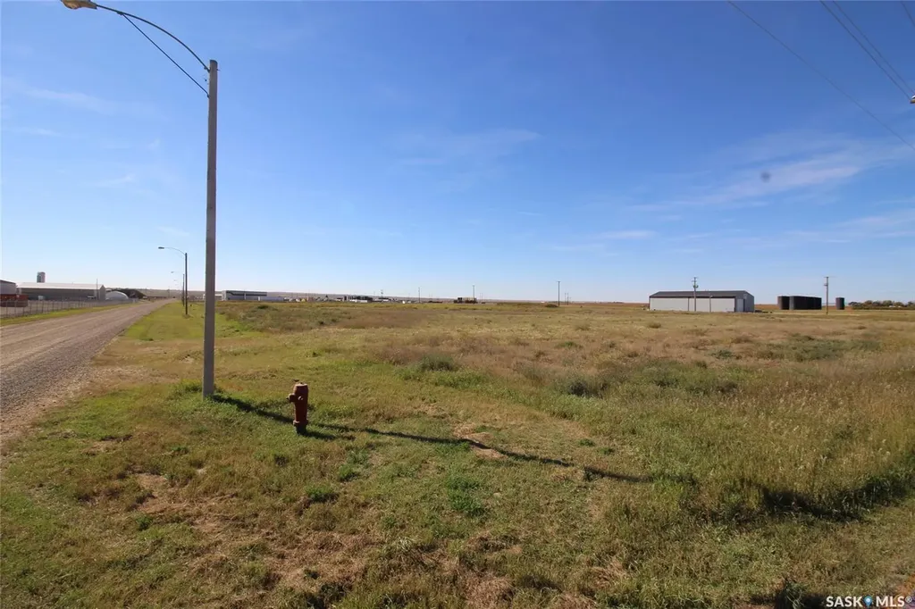 835-865-89 Hall Street Shaunavon SK S0N 2M0