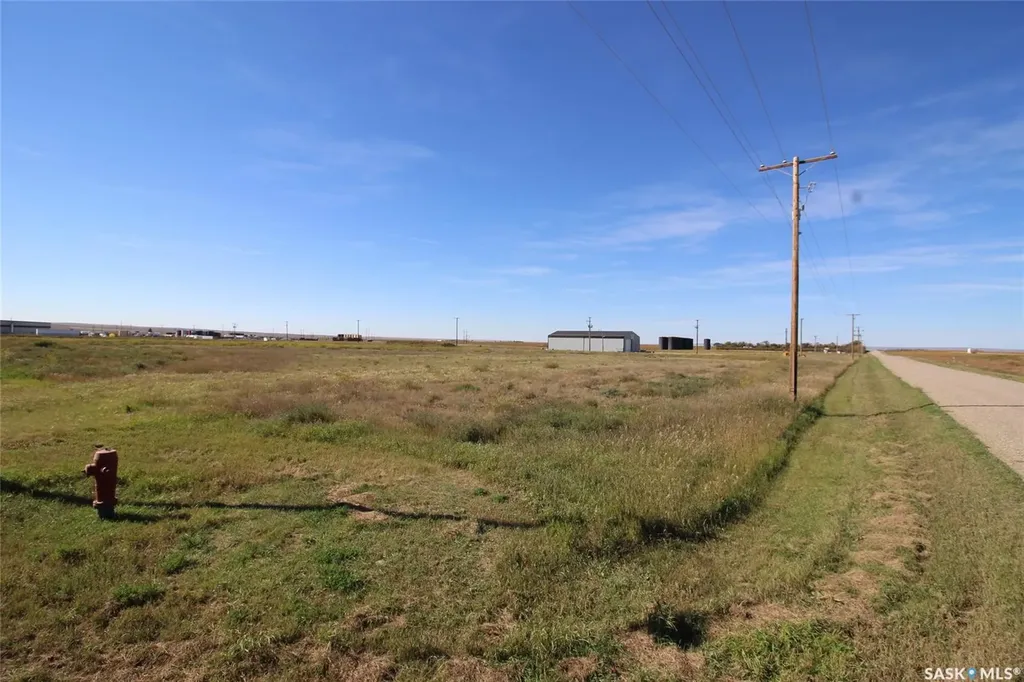 835-865-89 Hall Street Shaunavon SK S0N 2M0
