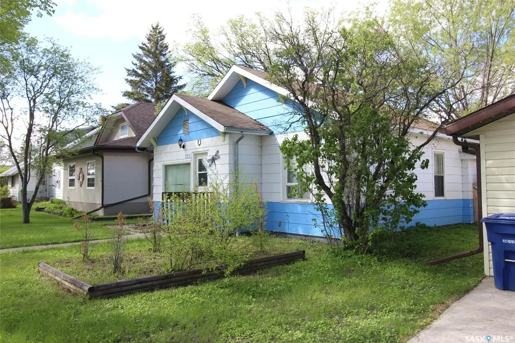 355 3rd Street E Shaunavon SK S0N 2M0