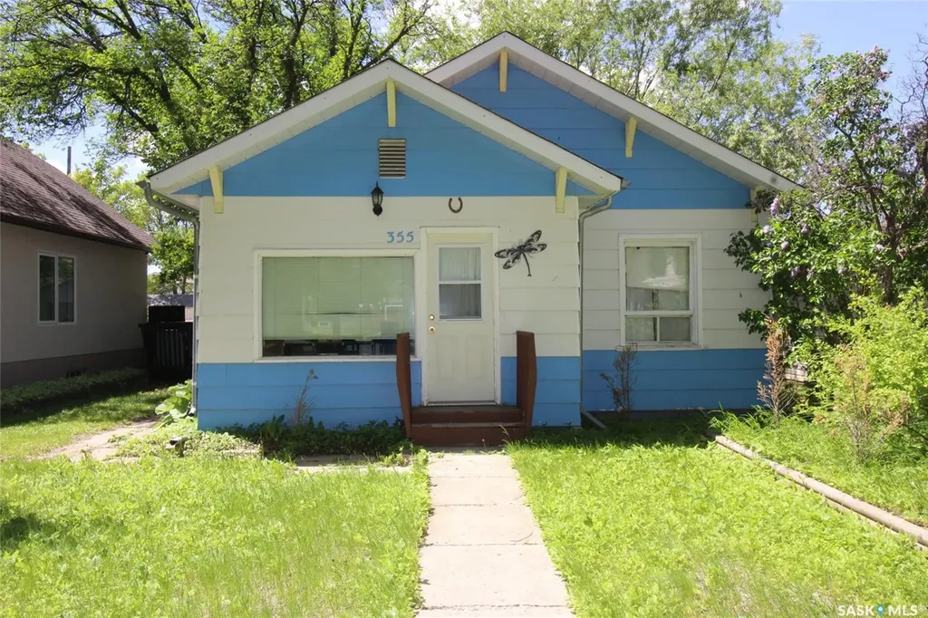355 3rd Street E Shaunavon SK S0N 2M0