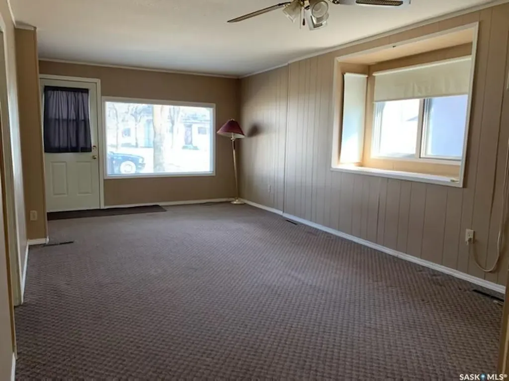 355 3rd Street E Shaunavon SK S0N 2M0