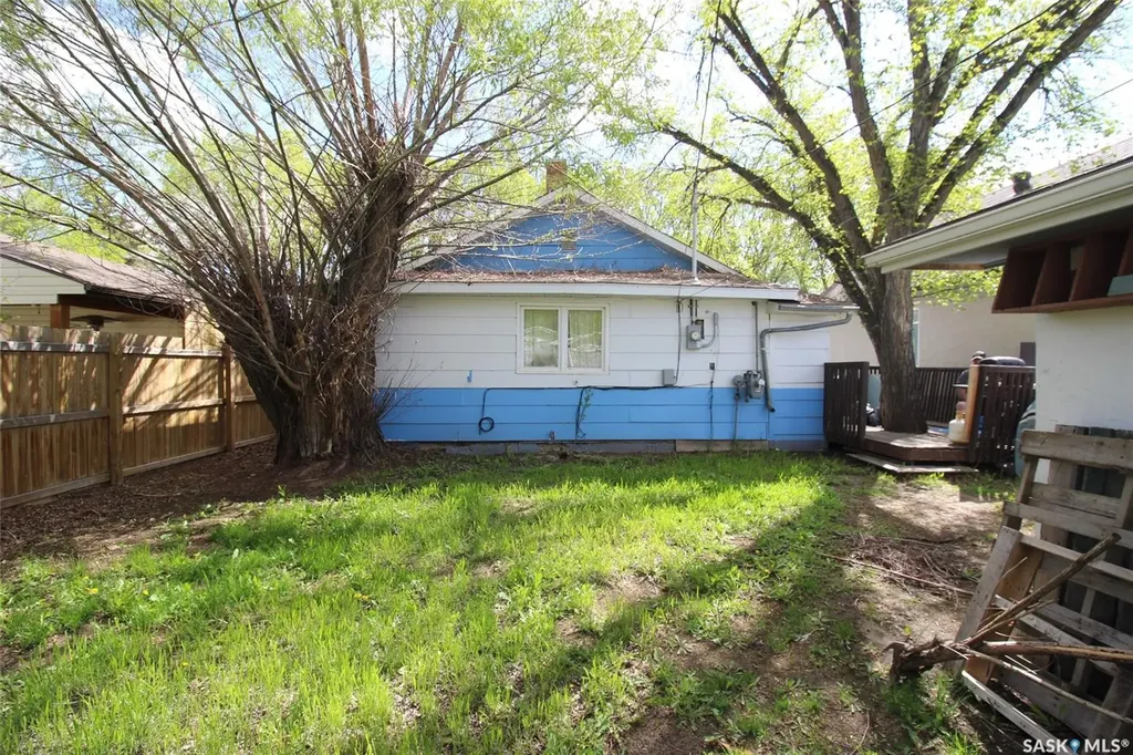 355 3rd Street E Shaunavon SK S0N 2M0