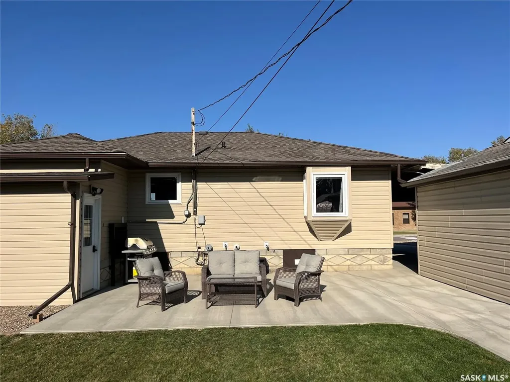 232 5th Avenue W Unity SK S0K 4L0