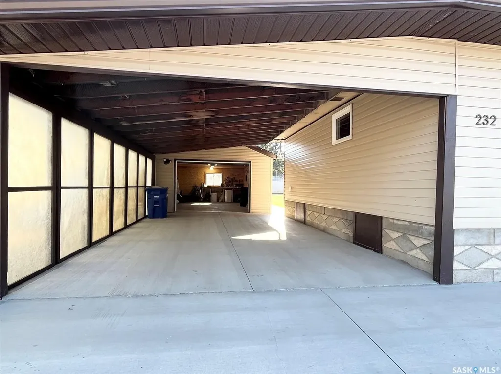 232 5th Avenue W Unity SK S0K 4L0