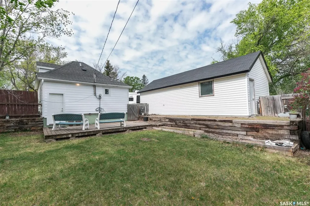 632 Saskatchewan Avenue Kerrobert SK S0L 1R0