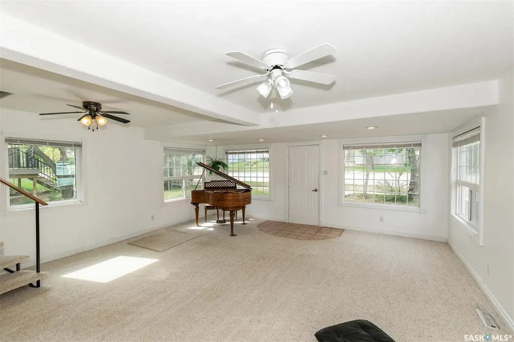 632 Saskatchewan Avenue Kerrobert SK S0L 1R0