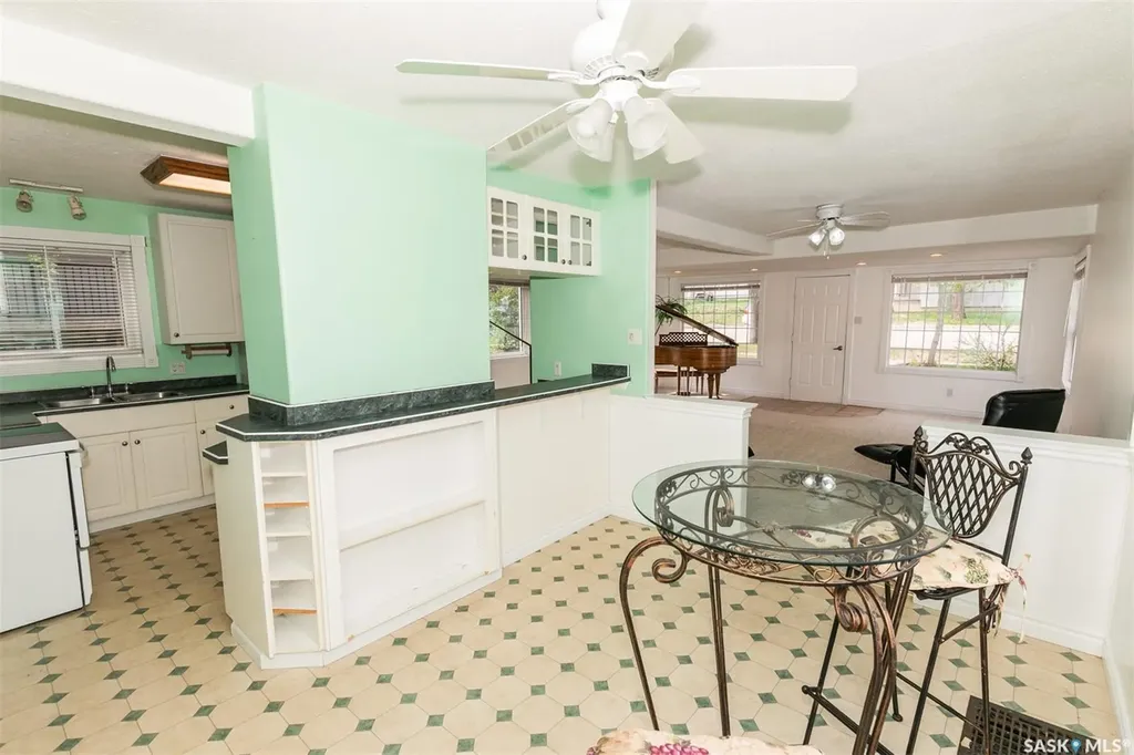 632 Saskatchewan Avenue Kerrobert SK S0L 1R0