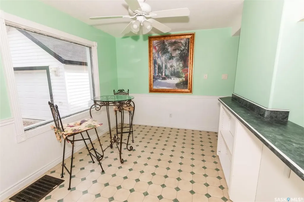 632 Saskatchewan Avenue Kerrobert SK S0L 1R0