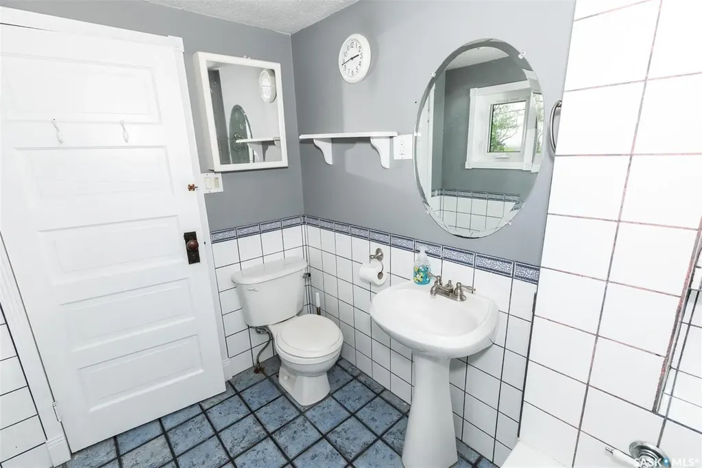 632 Saskatchewan Avenue Kerrobert SK S0L 1R0