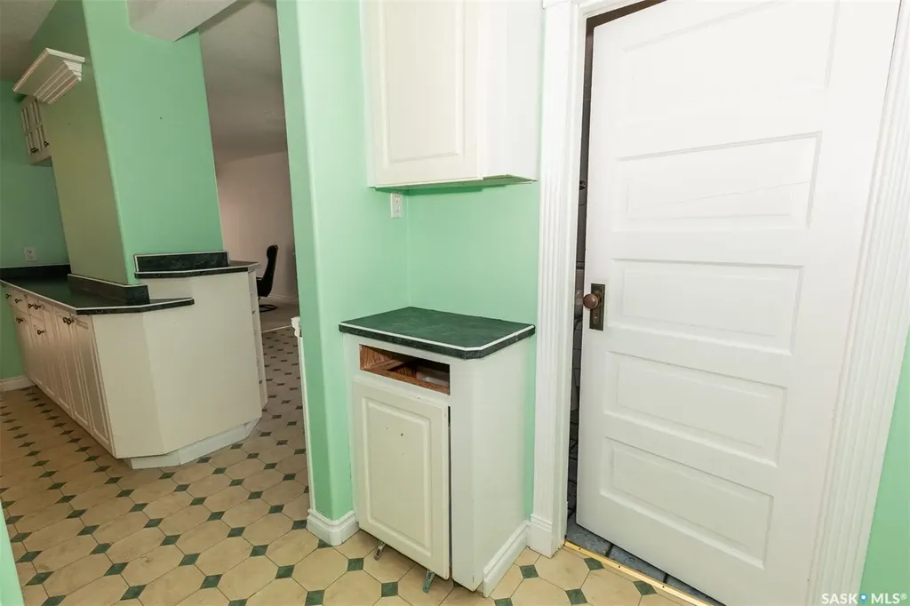 632 Saskatchewan Avenue Kerrobert SK S0L 1R0