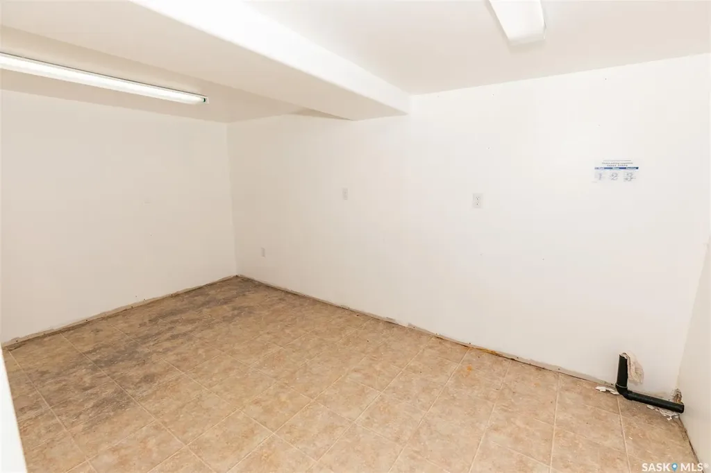 632 Saskatchewan Avenue Kerrobert SK S0L 1R0