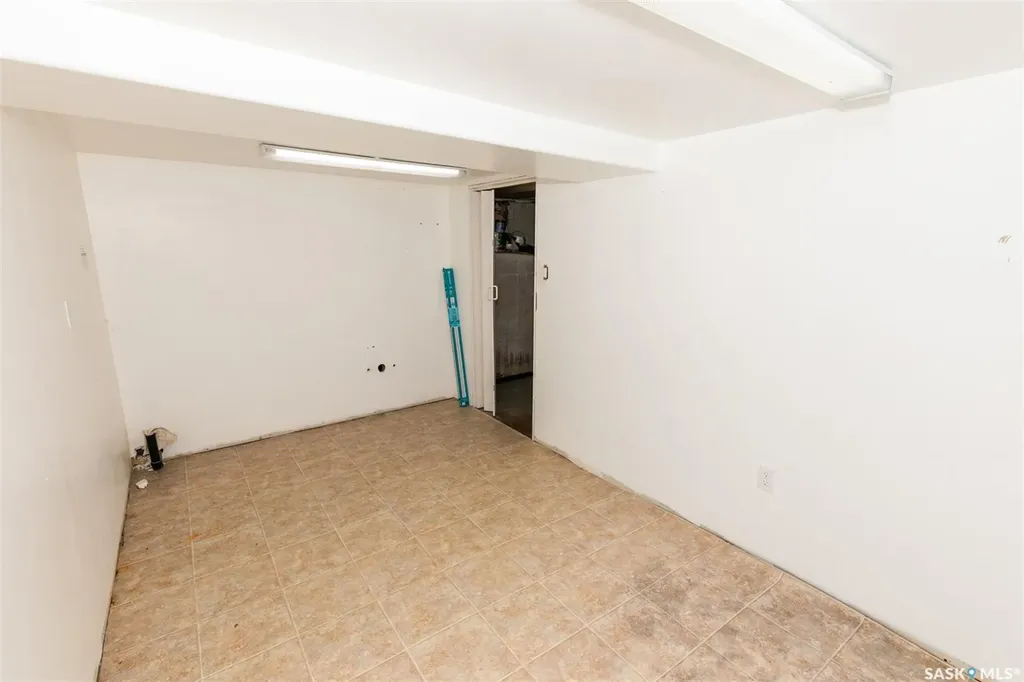 632 Saskatchewan Avenue Kerrobert SK S0L 1R0