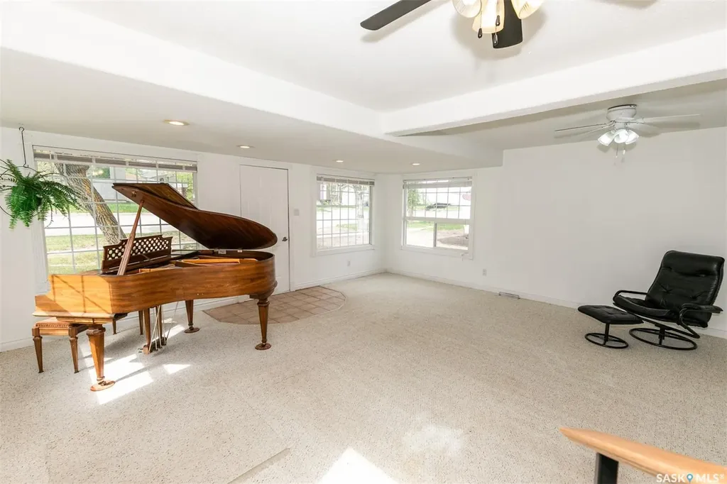 632 Saskatchewan Avenue Kerrobert SK S0L 1R0